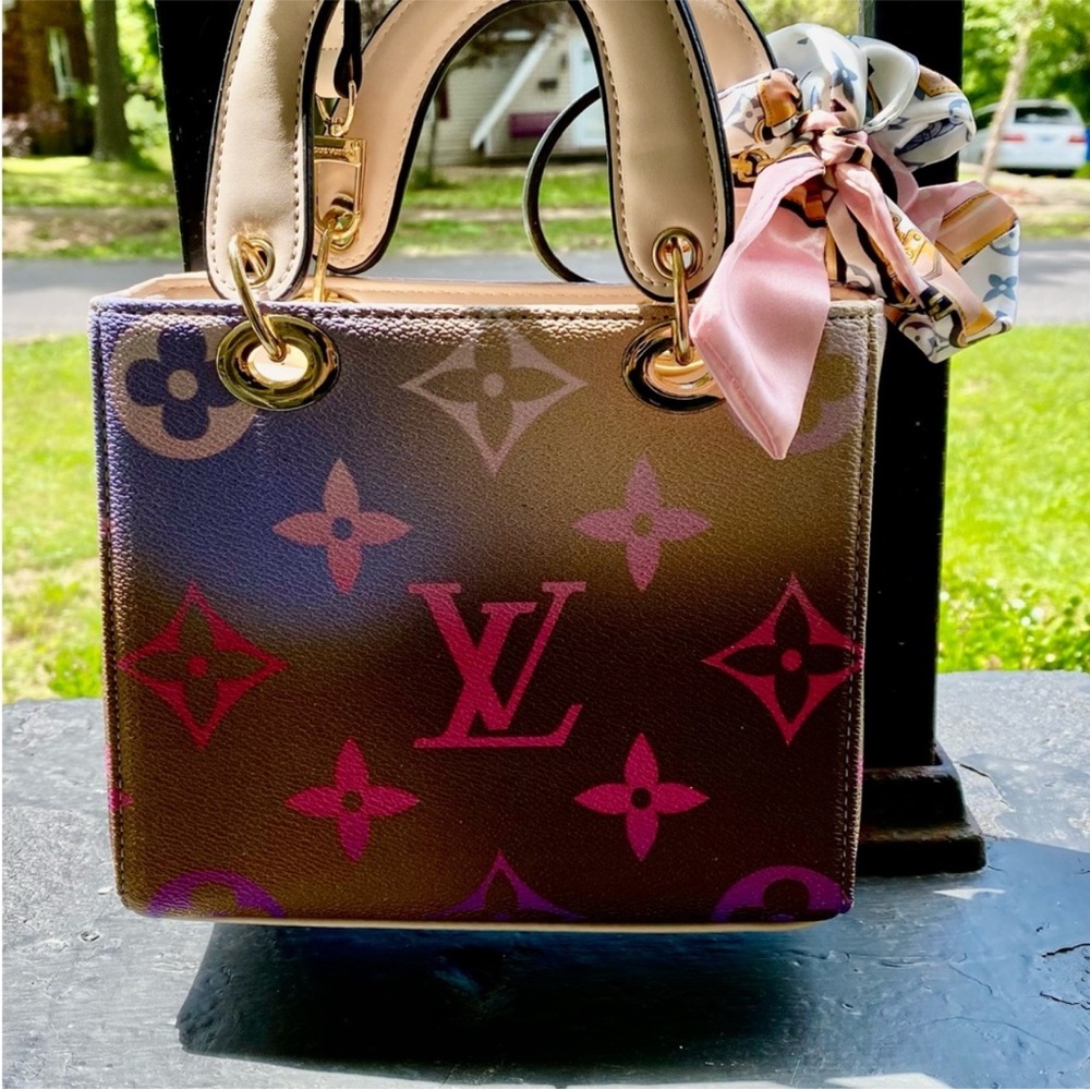 NOT AUTHENTIC Stylish Louis Vuitton Multicolor Women's Bag
